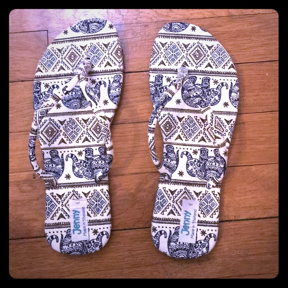 Jenny sandals size 40. ( In US size 9)